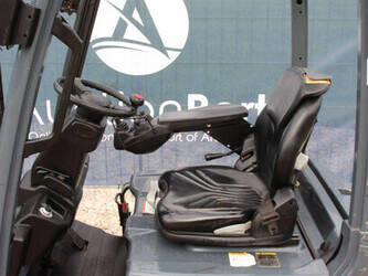 2016-toyota-8fbe15t-1396957-44434353