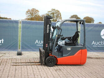 صورة ل تويوتا 16