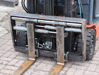 toyota-16-1396960-44434443