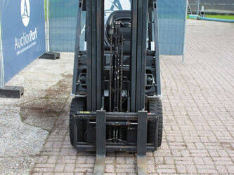 2011-nissan-p1p1a15d-1396962-44434499