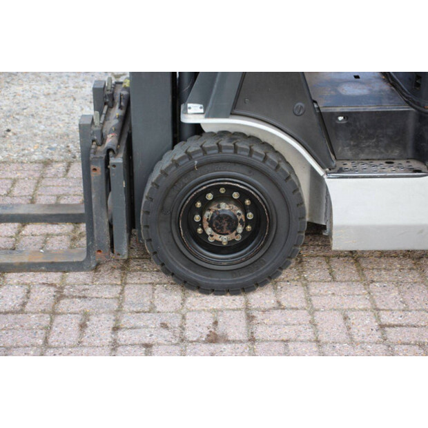 2011 NISSAN P1P1A15D-44434506