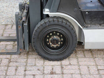 2011-nissan-p1p1a15d-1396962-44434506