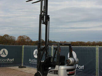 2011-nissan-p1p1a15d-1396962-44434523