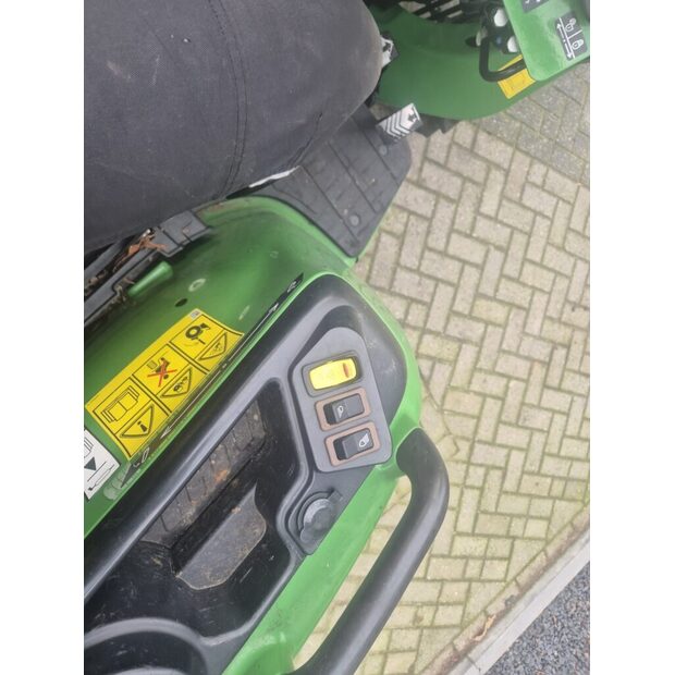 2019 جون دير-44438507