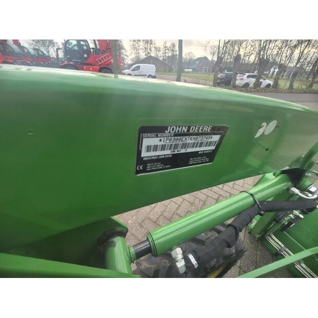 2019 جون دير-44438509