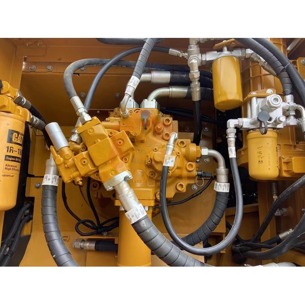 2023 Caterpillar 330D-44447543