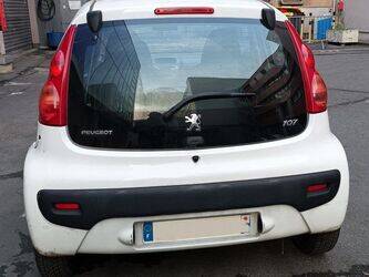 2011-peugeot-107-1397072-44447832