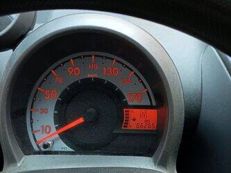 2011-peugeot-107-1397072-44447847