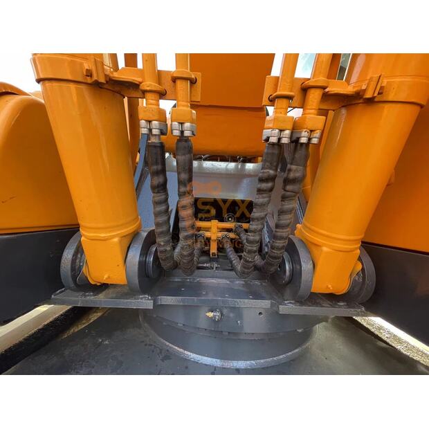 2021 Hyundai R220LC-9-44448247