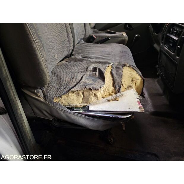 2002 Renault Master-44448255