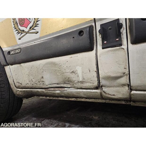 2002 Renault Master-44448270