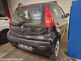 2011-peugeot-107-1396757-44448325