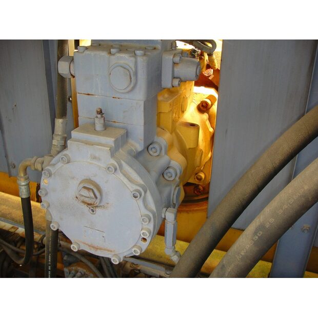 2008 كوبيلكو 7055-3F-44449504