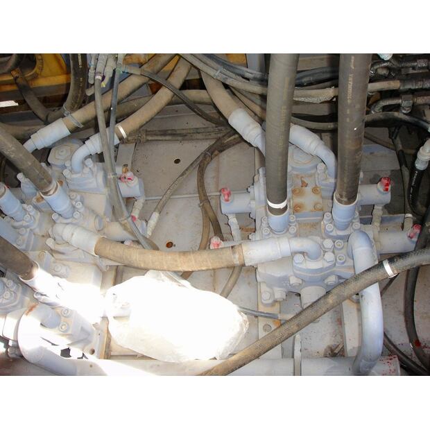 2008 كوبيلكو 7055-3F-44449505