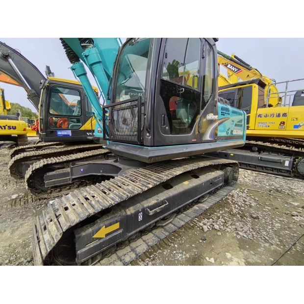 2023 كوبيلكو SK260-44449821