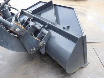 2014-komatsu-wr12-6-44449881