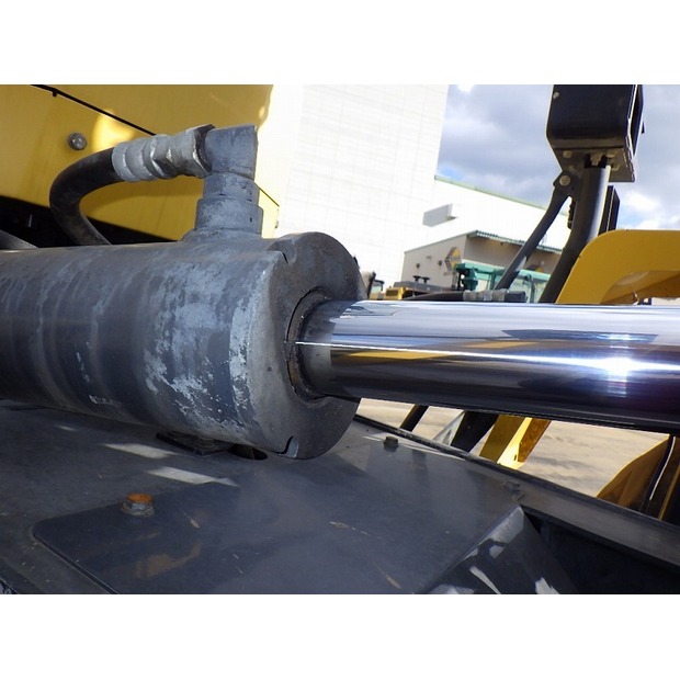 2014 كوماتسو WR12-6-44449892