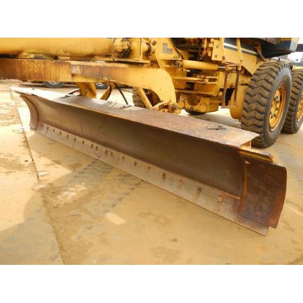 1994 Komatsu GD355A-1-44450111