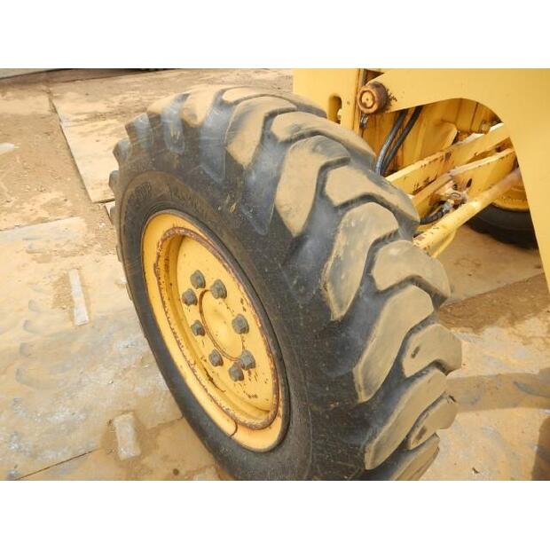 1994 Komatsu GD355A-1-44450130