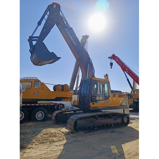 2025 Hyundai R215L-44450249