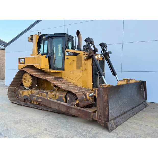2017 Caterpillar D6T-44450495