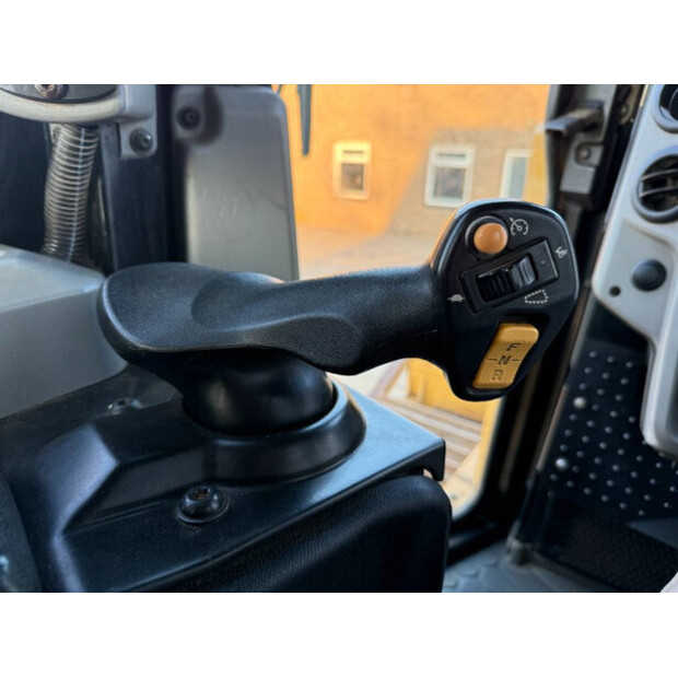 2017 Caterpillar D6T-44450501