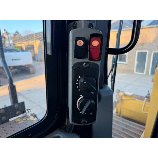 2017 Caterpillar D6T-44450510