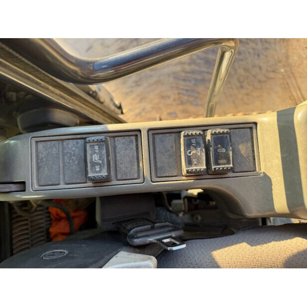 2013 Hitachi ZX210LC-5B-44450581