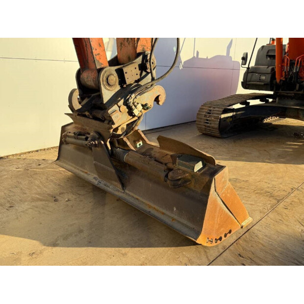 2013 Hitachi ZX210LC-5B-44450590