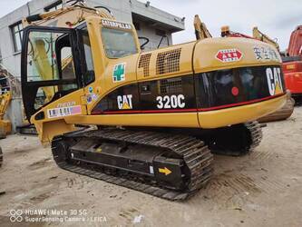 صورة ل معدات البناء 2020 كاتربيلر 320C