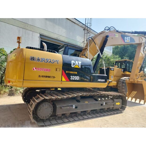 2021 Caterpillar 320D-44451399