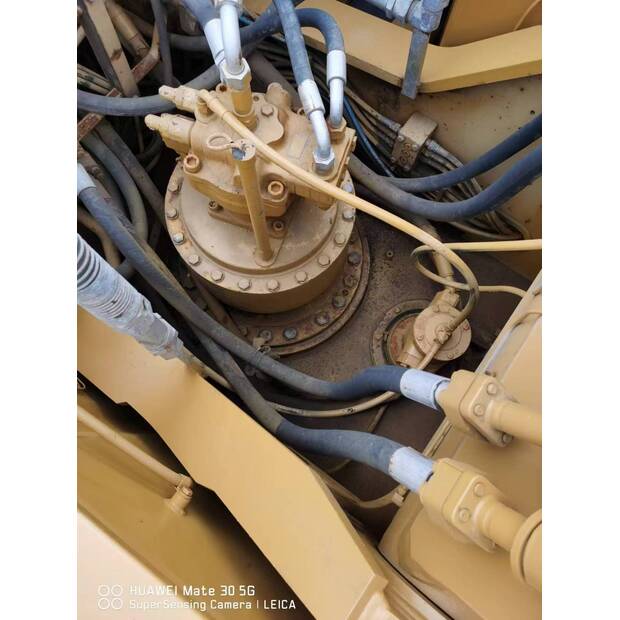 2021 كاتربيلر 330D-44451421