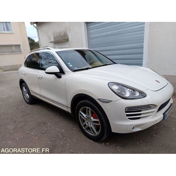 2010 PORSCHE Cayenne-44465034