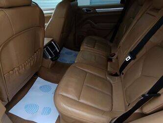 2010-porsche-cayenne-1397289-44465050