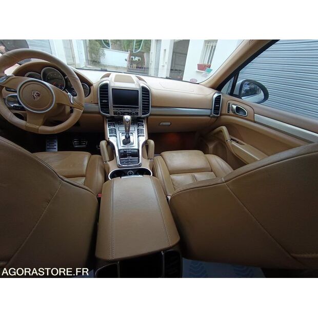 2010 PORSCHE Cayenne-44465053