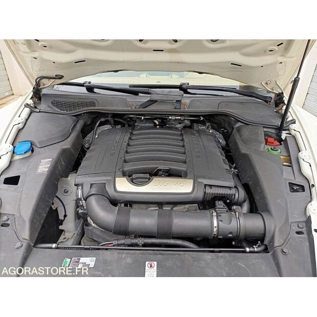 2010 PORSCHE Cayenne-44465055