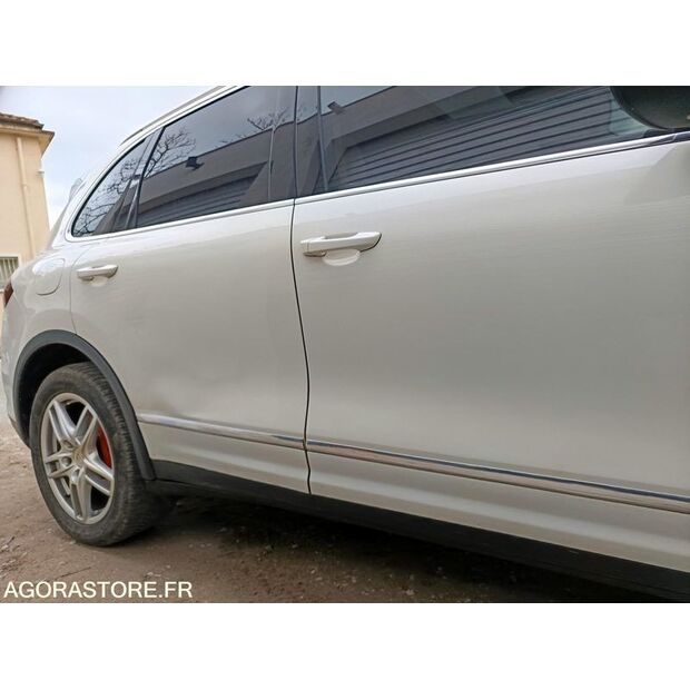 2010 PORSCHE Cayenne-44465056