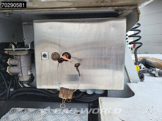 2017-renault-t520-1299063-44465300