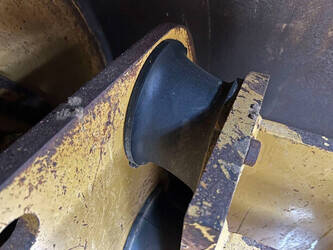 2011-caterpillar-cp76-1397359-44468301