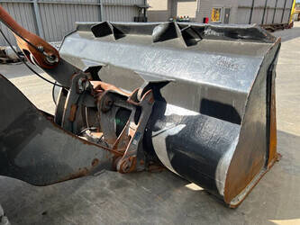 2011-volvo-l90f-1397378-44469146