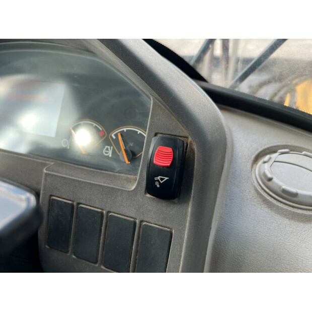 2011 Volvo L90F-44469162