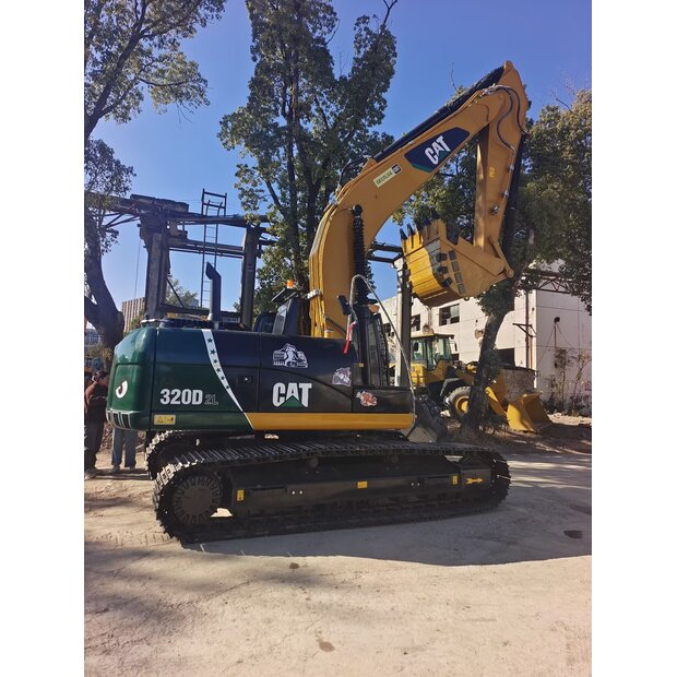 2024 كاتربيلر 320D-44469273