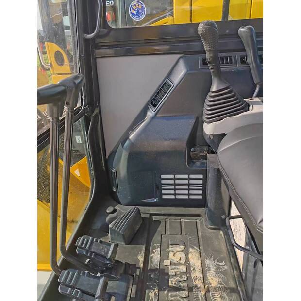 2024 Komatsu PC30-44469304