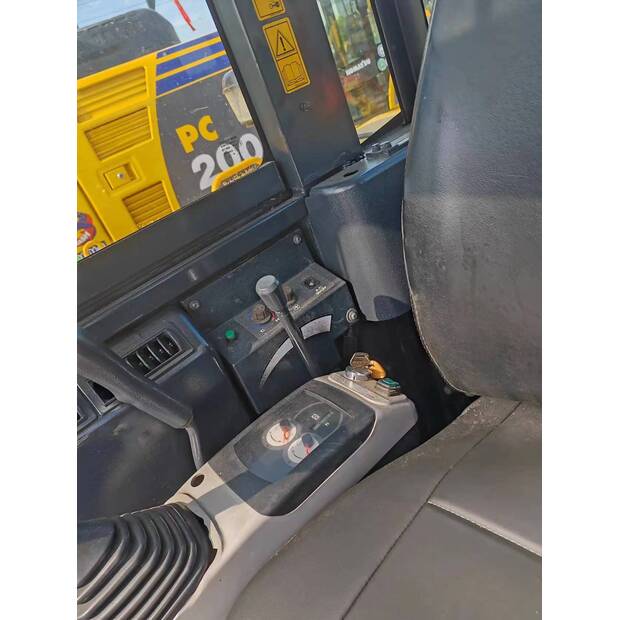 2024 Komatsu PC30-44469305