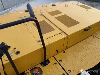 2021-caterpillar-320-1396070-44469472