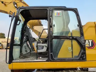 2021-caterpillar-44469504