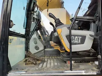 2021-caterpillar-44469510