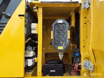 2021-caterpillar-320-1396071-44469545