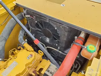 2021-caterpillar-320-1396071-44469557