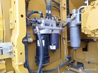 2021-caterpillar-44469618